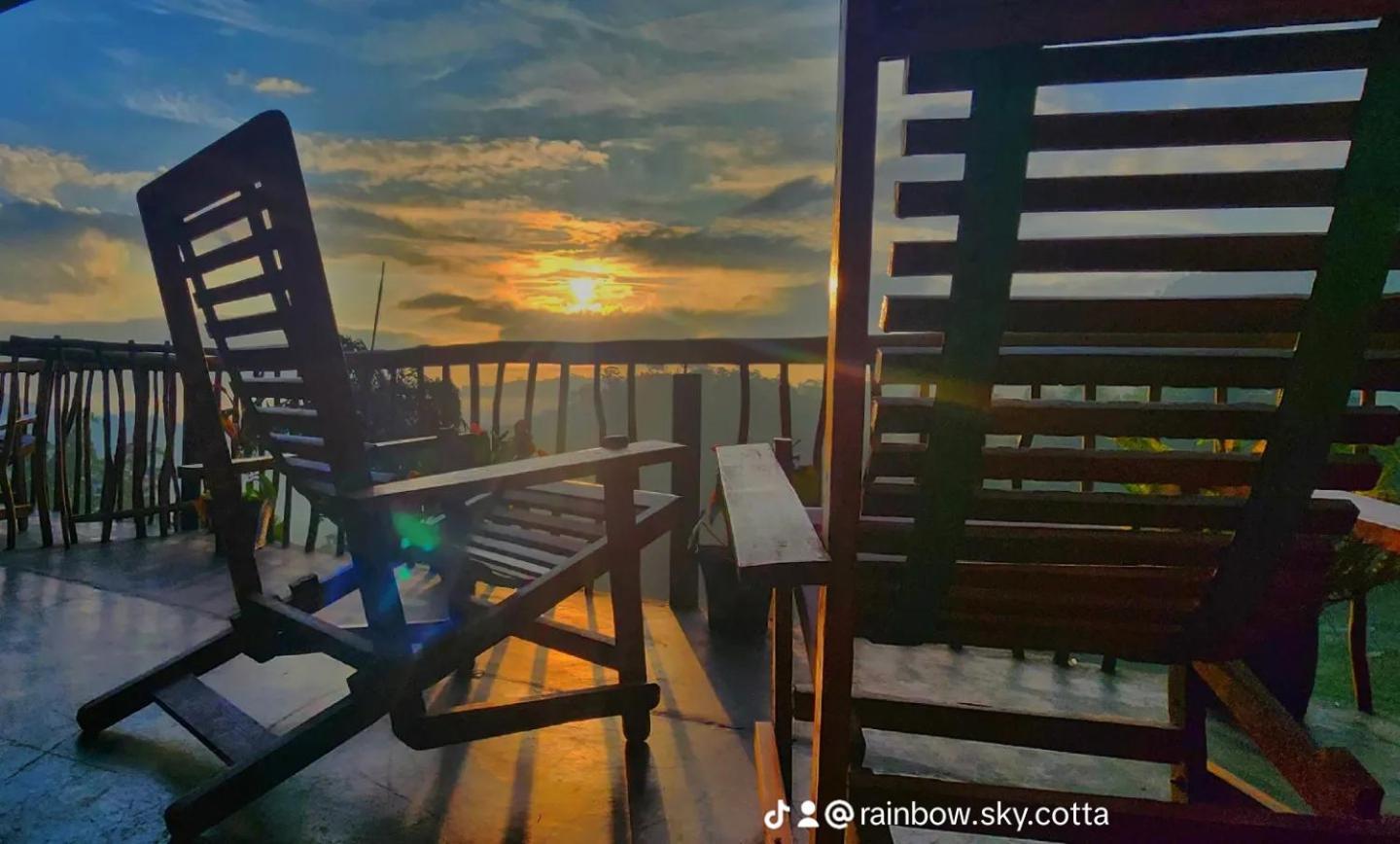 אלה Rainbow Sky Cottage מראה חיצוני תמונה